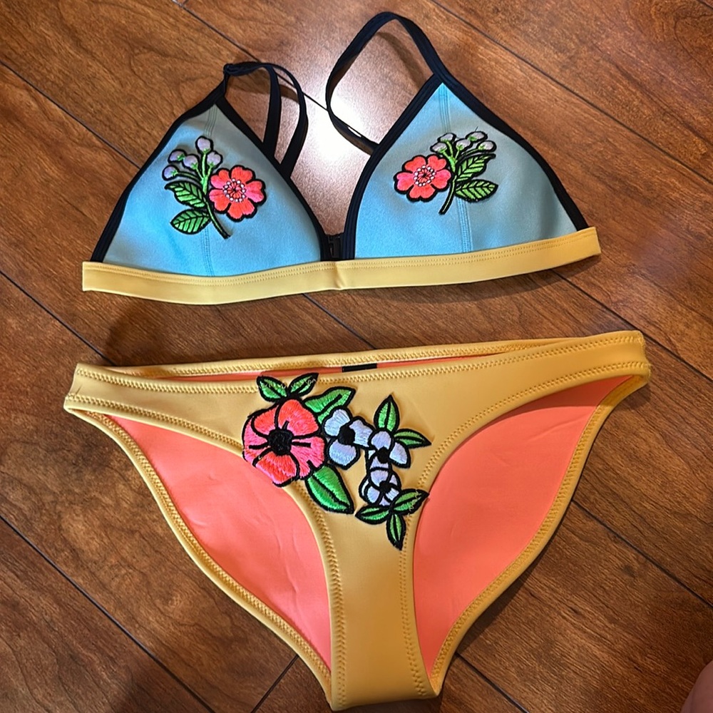 Triangl bathing suit